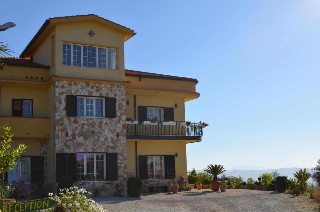 Villa Della Mimosa Alia ภายนอก รูปภาพ